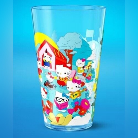 NWT Hello Kitty and Peanuts/Snoopy McDonald’s Collector’s Cup 2024 - Picture 1 of 4